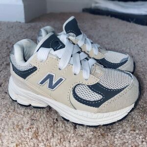 Sand/Grey Running New Balance 2002, Toddler Size US 7
